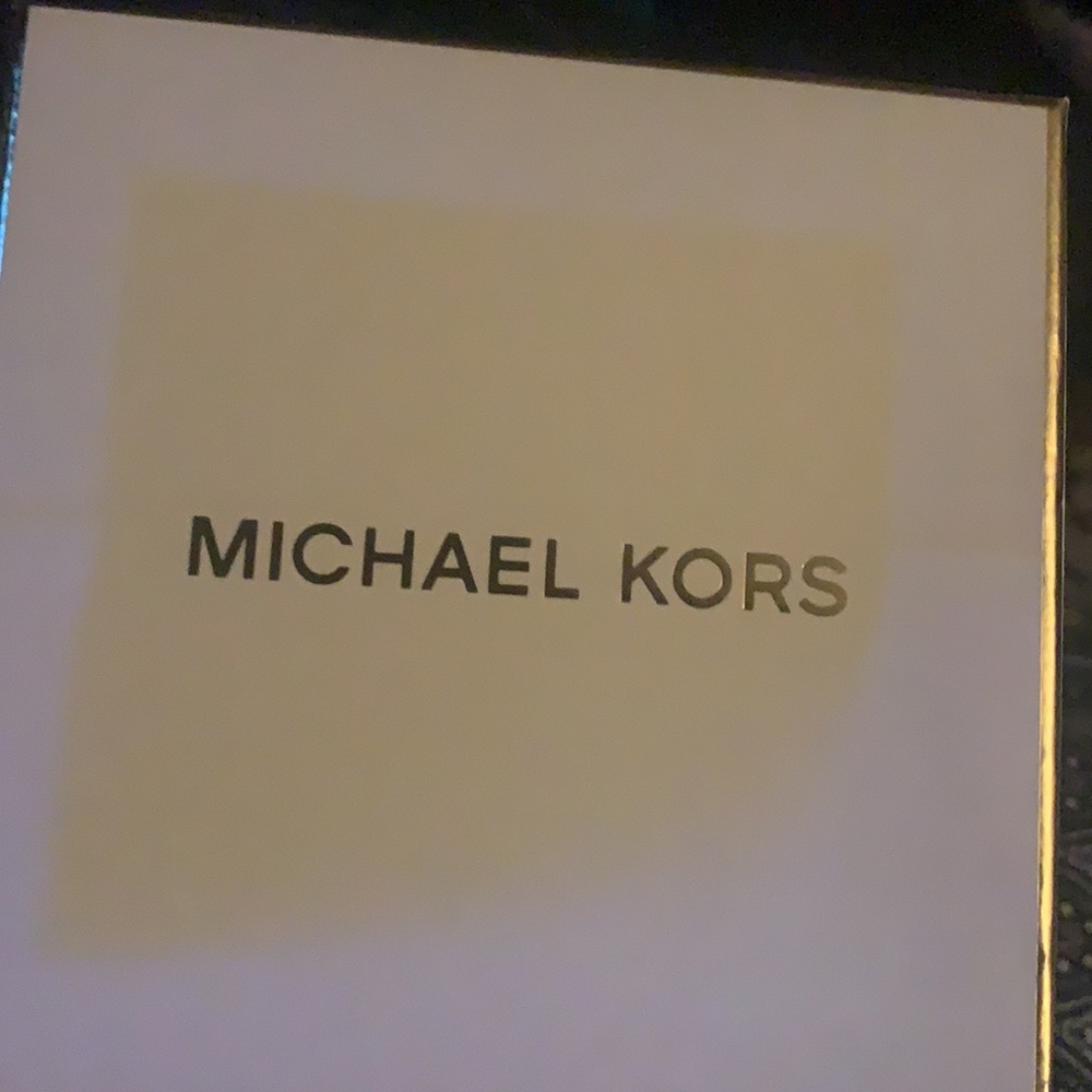 New Michael Kors Rose Gold Heart Polished Bracelet MKJ6594791 New in box - Picture 8 of 9